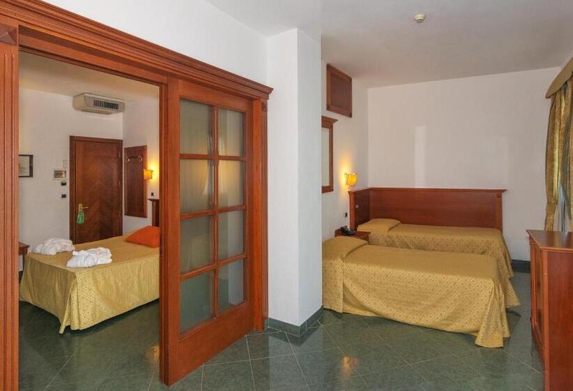 Quarto Superior Quádruplo, Residence Villa Marzia