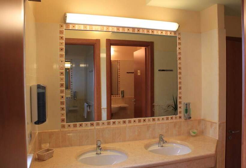 غرفة قياسية, Sette E Mezzo