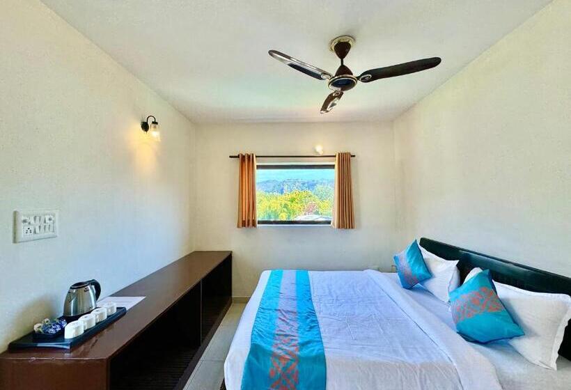 스탠다드 룸 산 전망, Shelton Blu Resort Jim Corbett