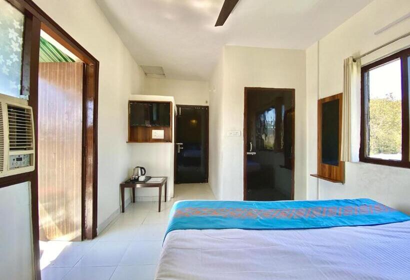 스탠다드 룸 풀장 전망, Shelton Blu Resort Jim Corbett