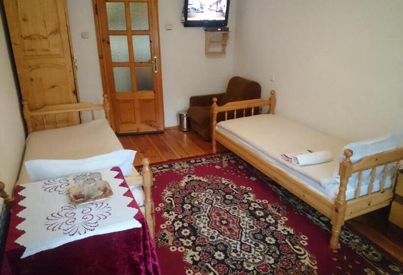 Трехместный Номер Стандарт с Балконом, Guest House Rosenovi