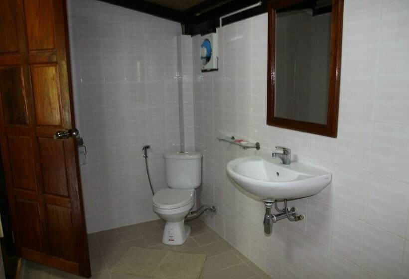 발코니가 있는 스탠다드 방갈로, Phaxang Resort Nong Khiaw