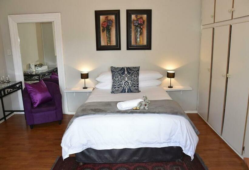 Номер Deluxe, Poetry Guestrooms