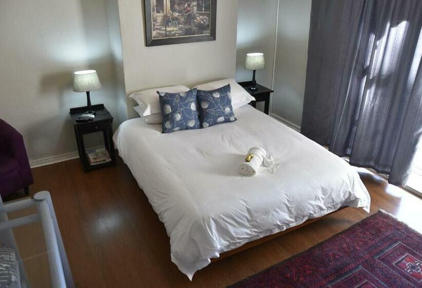 Номер Deluxe, Poetry Guestrooms