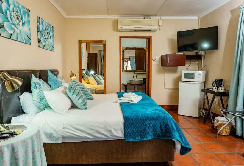 Семейный Номер, Riverbank Lodge