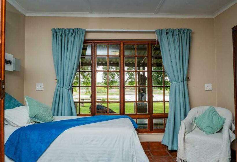غرفة عائلية, Riverbank Lodge
