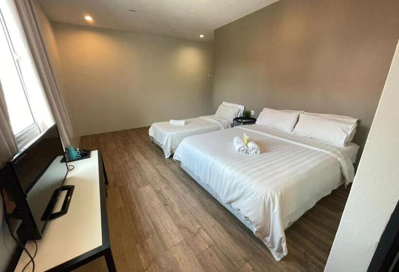 オーシャンビューのデラックストリプルルーム, Chariton Hotel Butterworth