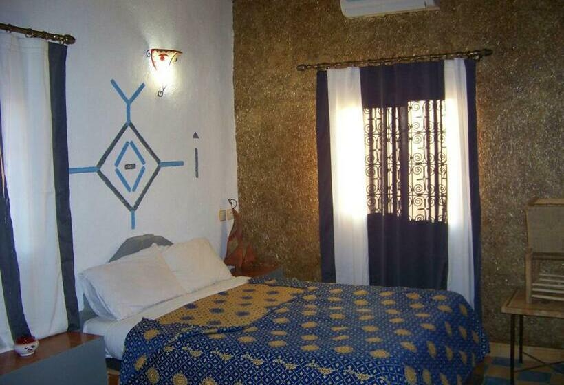 غرفة قياسية ثلاثية, Les Portes Du Desert