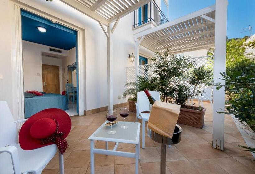 Номер Стандарт Трехместный, Ristorante Mediterraneo Faro