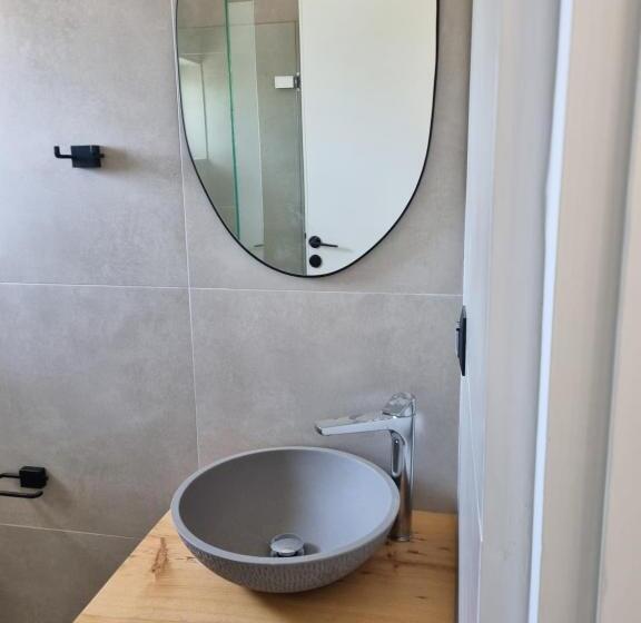 1 Sovrums Lägenhet med Balkong, Eloque Simple Living Space