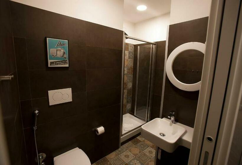 اتاق استاندارد سه نفره, Hostel Trastevere