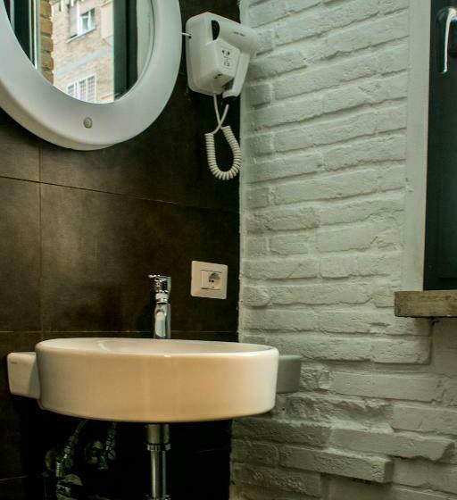 اتاق استاندارد سه نفره, Hostel Trastevere