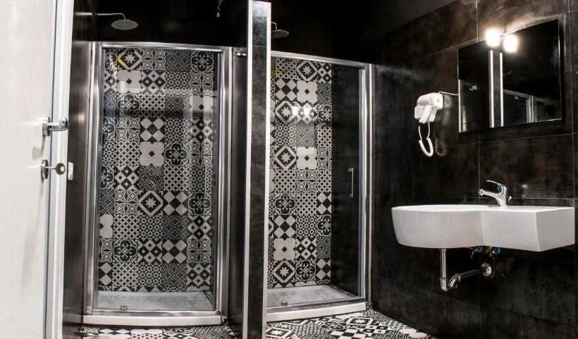 تختخواب در اتاق مشترک, Hostel Trastevere