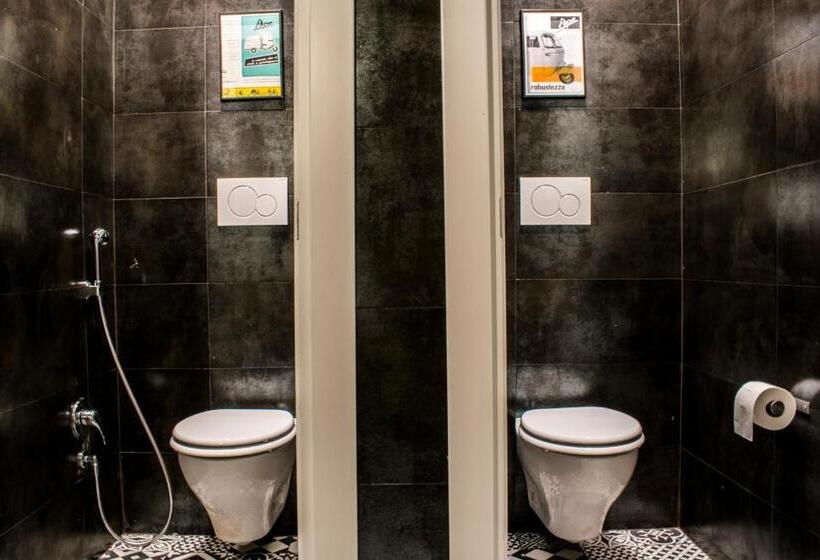 اتاق خانوادگی, Hostel Trastevere
