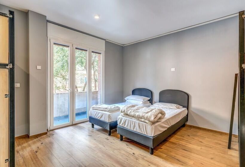 تختخواب در اتاق مشترک, Hostel Trastevere