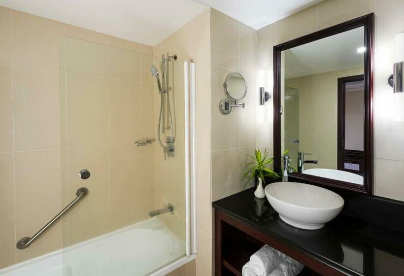 اتاق لوکس با چشم‌انداز دریا, Sheraton Samoa Beach Resort