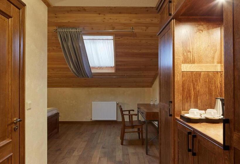 غرفة قياسية مزودة بجاكوزى, Ganz & Spa