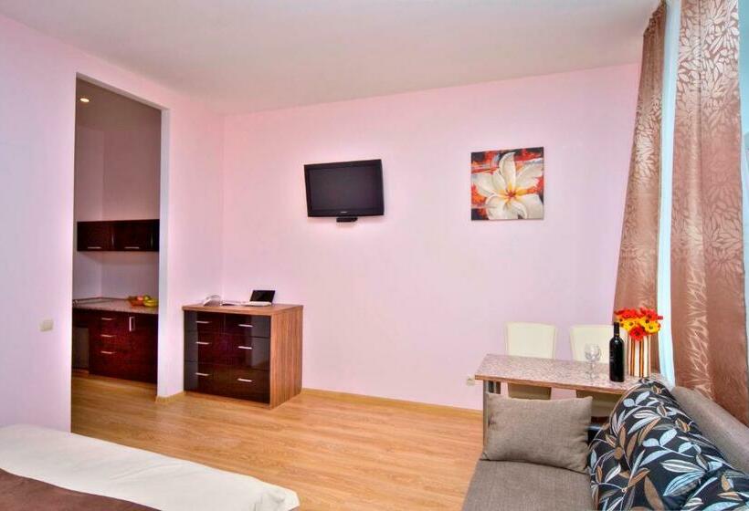 استودیوی استاندارد, Sunday Apart