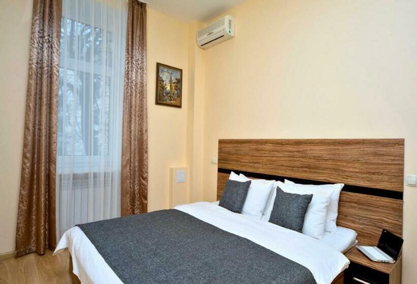 استودیوی استاندارد, Sunday Apart