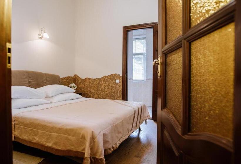 جناح, Villa Victoria