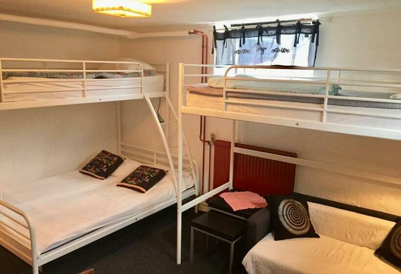 Четырехместный Номер Стандарт, Prinsgården B&b Rum Stugor