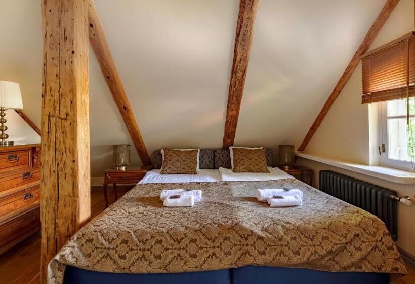 Habitaci�n Est�ndar Abuhardillada, Boutique Hotel Virkas Muiža