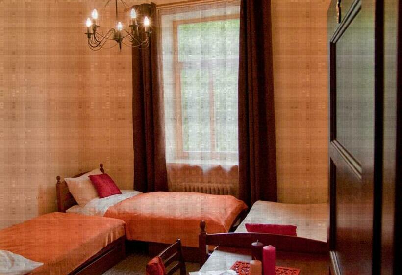 اتاق استاندارد سه نفره, Hostel Lux
