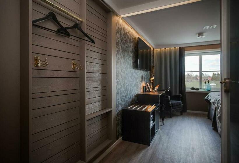 Номер Deluxe, Bauergården