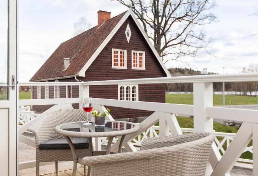 Полулюкс с Балконом, Bauergården