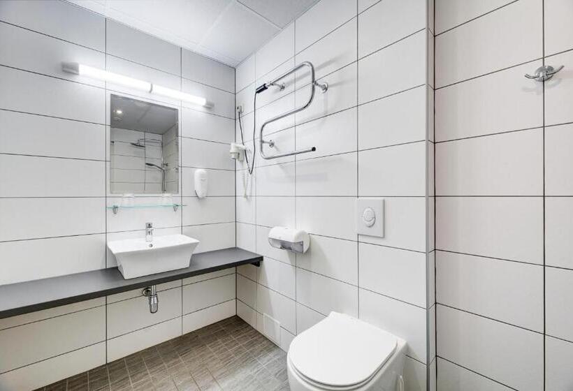 اتاق خانوادگی, Estonia Medical Spa &