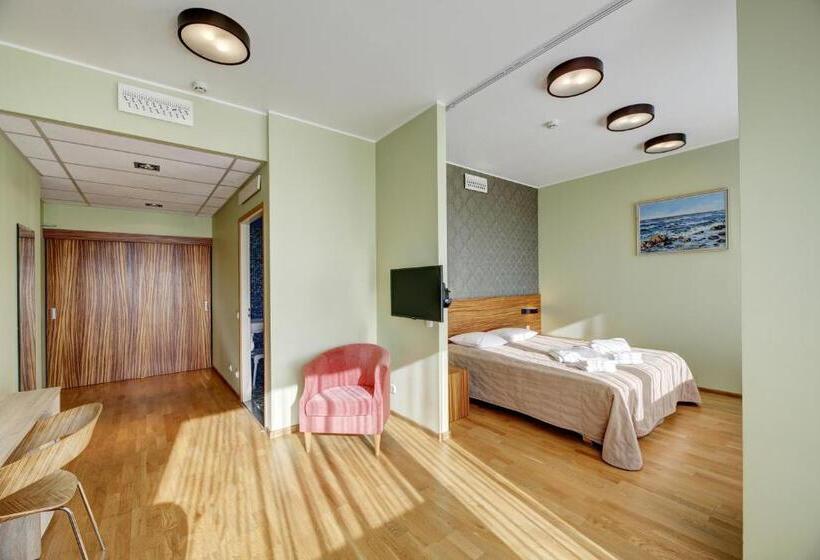 اتاق خانوادگی, Estonia Medical Spa &