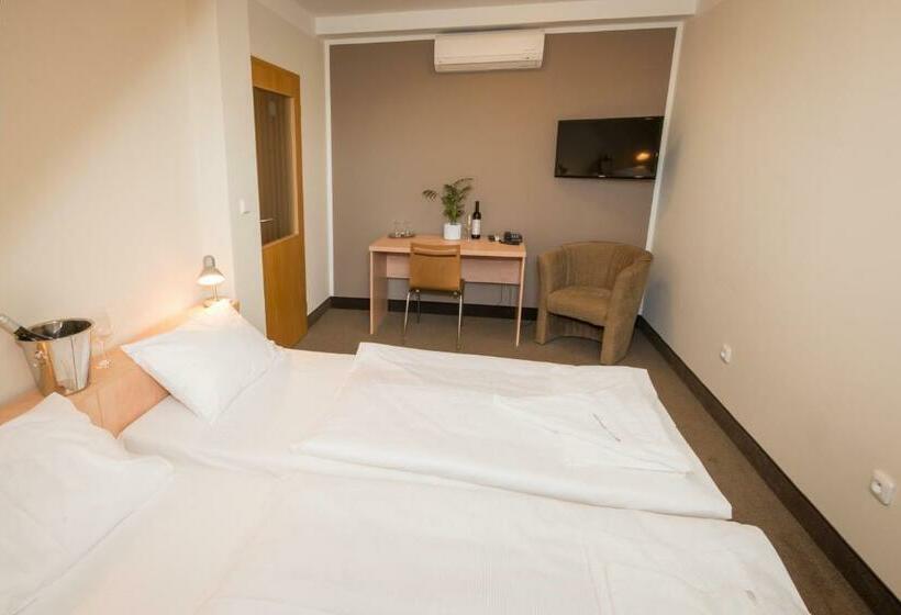 اتاق استاندارد, Relax Hotel Stork
