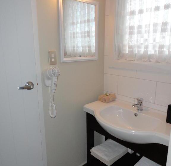 سوییت خانوادگی, Aarburg Airport Motel