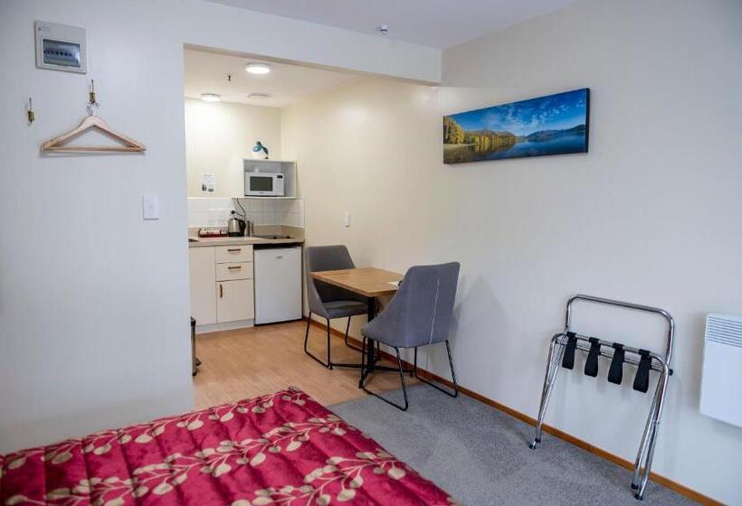 Студия Стандарт, Asure Aspiring Court Motel