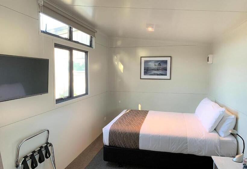 Студия Стандарт, Collingwood Park Motel