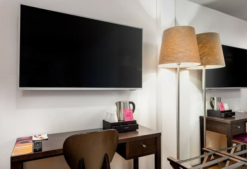 Habitación Estándar, Luena