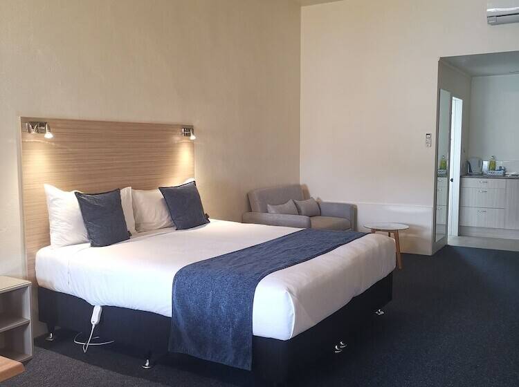 استودیو استاندارد با تخت کینگ, Captains Quarters Motor Inn