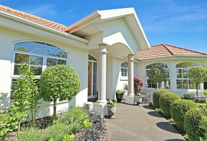 Люкс 2 Спальни, Olive House Bed And Breakfast