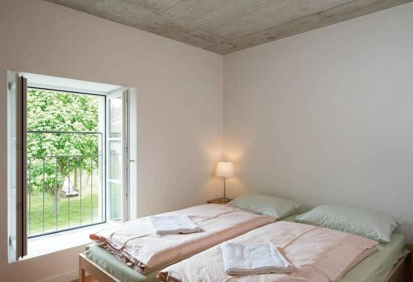 Номер Стандарт Совместная Ванная, Avenches Youth Hostel