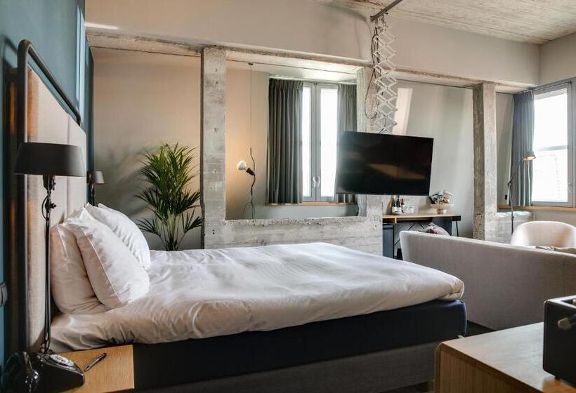 Deluxe Suite King Bed, The Duke Boutique