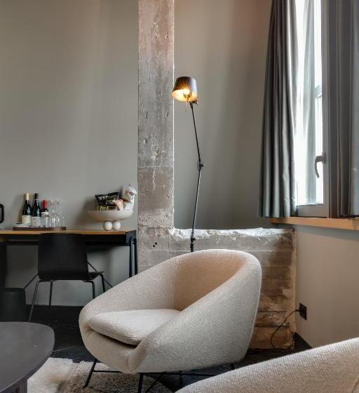 Deluxe Suite King Bed, The Duke Boutique