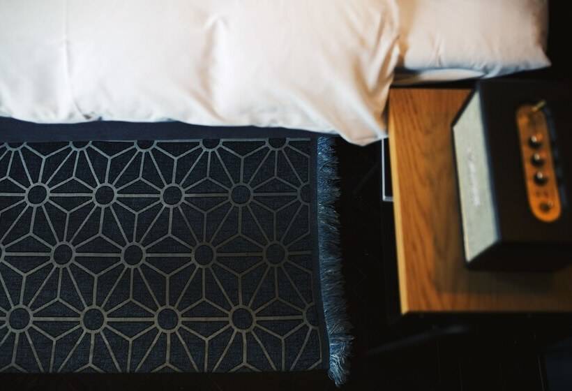 سوییت, The Duke Boutique