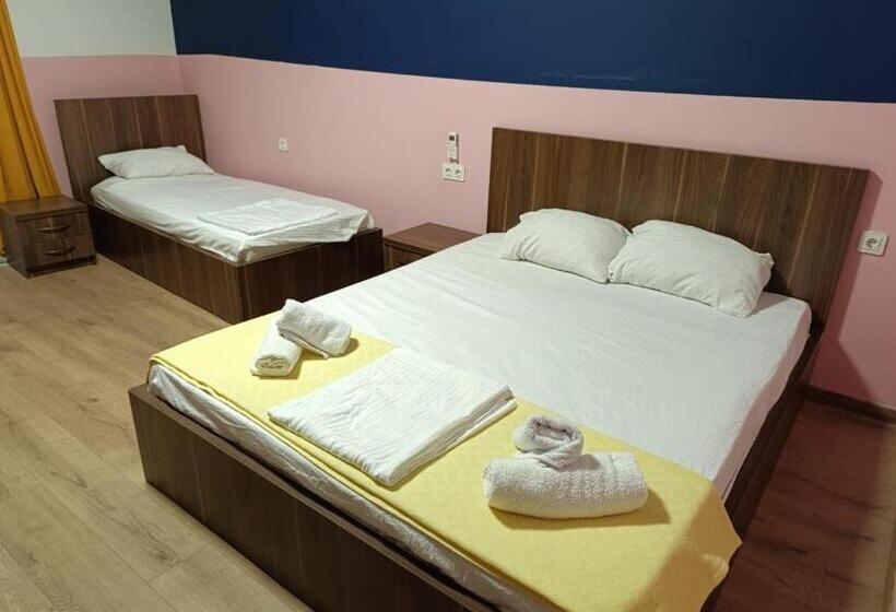 اتاق استاندارد سه نفره, Allaturqa Hotel Hostel