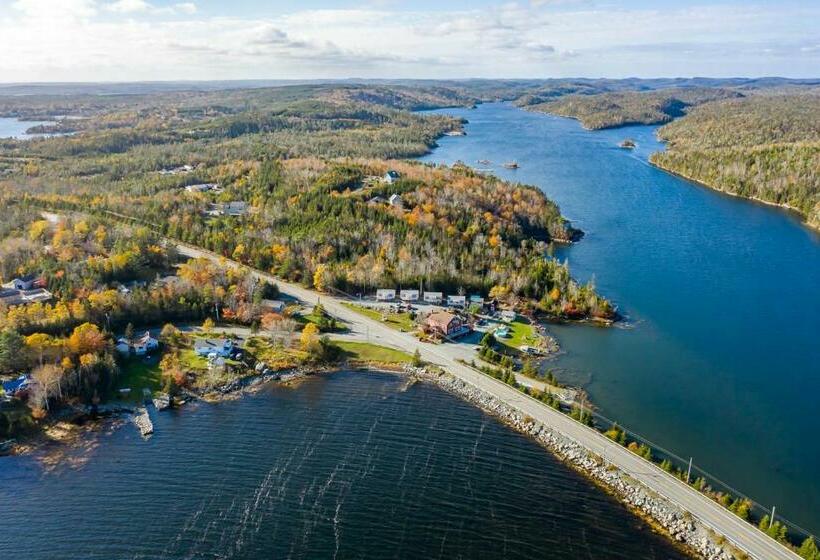 デラックスルーム, Jeddore Lodge
