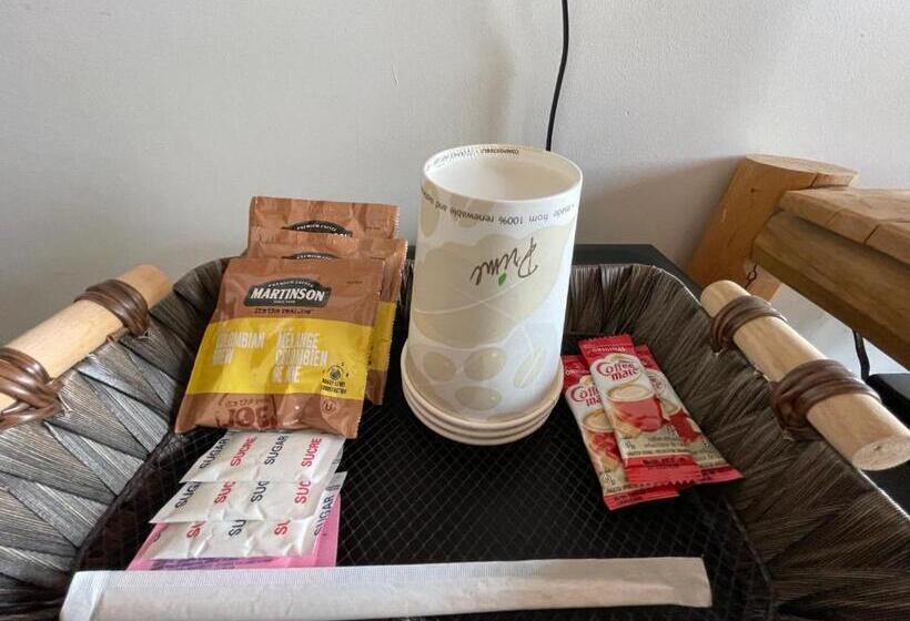 带2个双人床的标准工作室, Bear S Claw Lodge