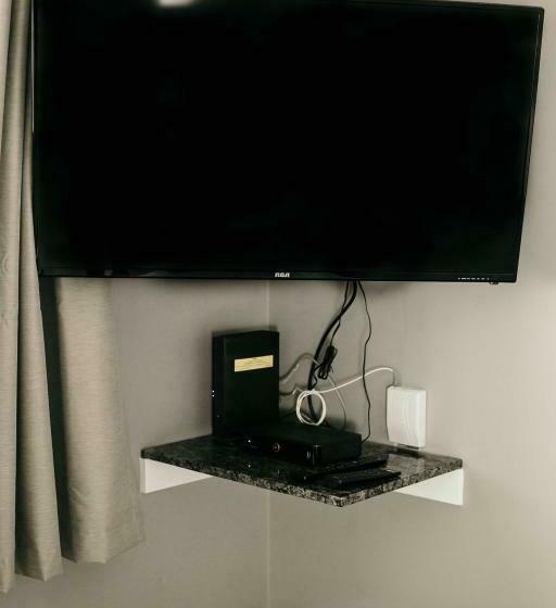 Номер Стандарт, Hinton Highway Inn