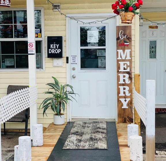 家庭间, Scenic Motel Moncton