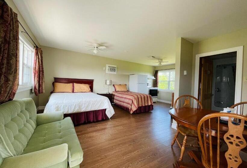 家庭工作室, Scenic Motel Moncton