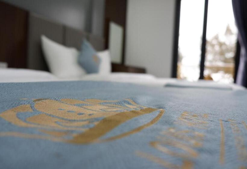 اتاق استاندارد چهارنفره با بالکن, Khách Sạn Louis Hotel Sầm Sơn