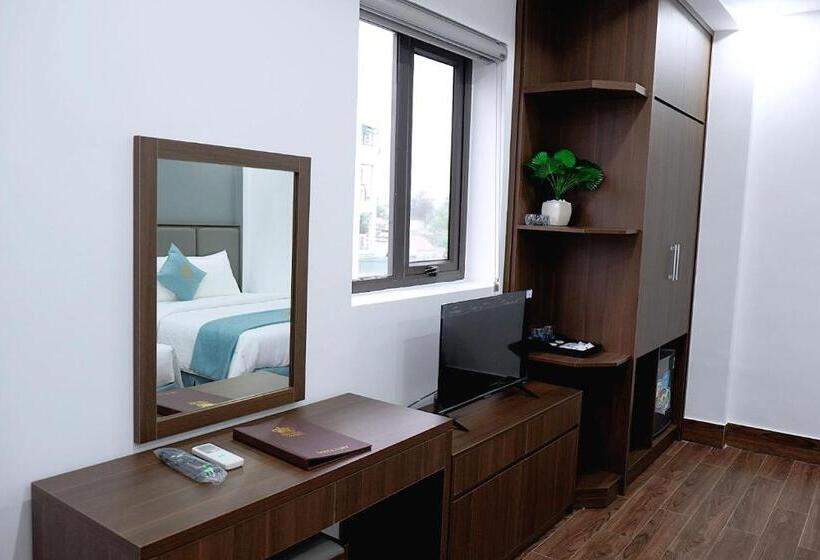 اتاق استاندارد چهارنفره با بالکن, Khách Sạn Louis Hotel Sầm Sơn